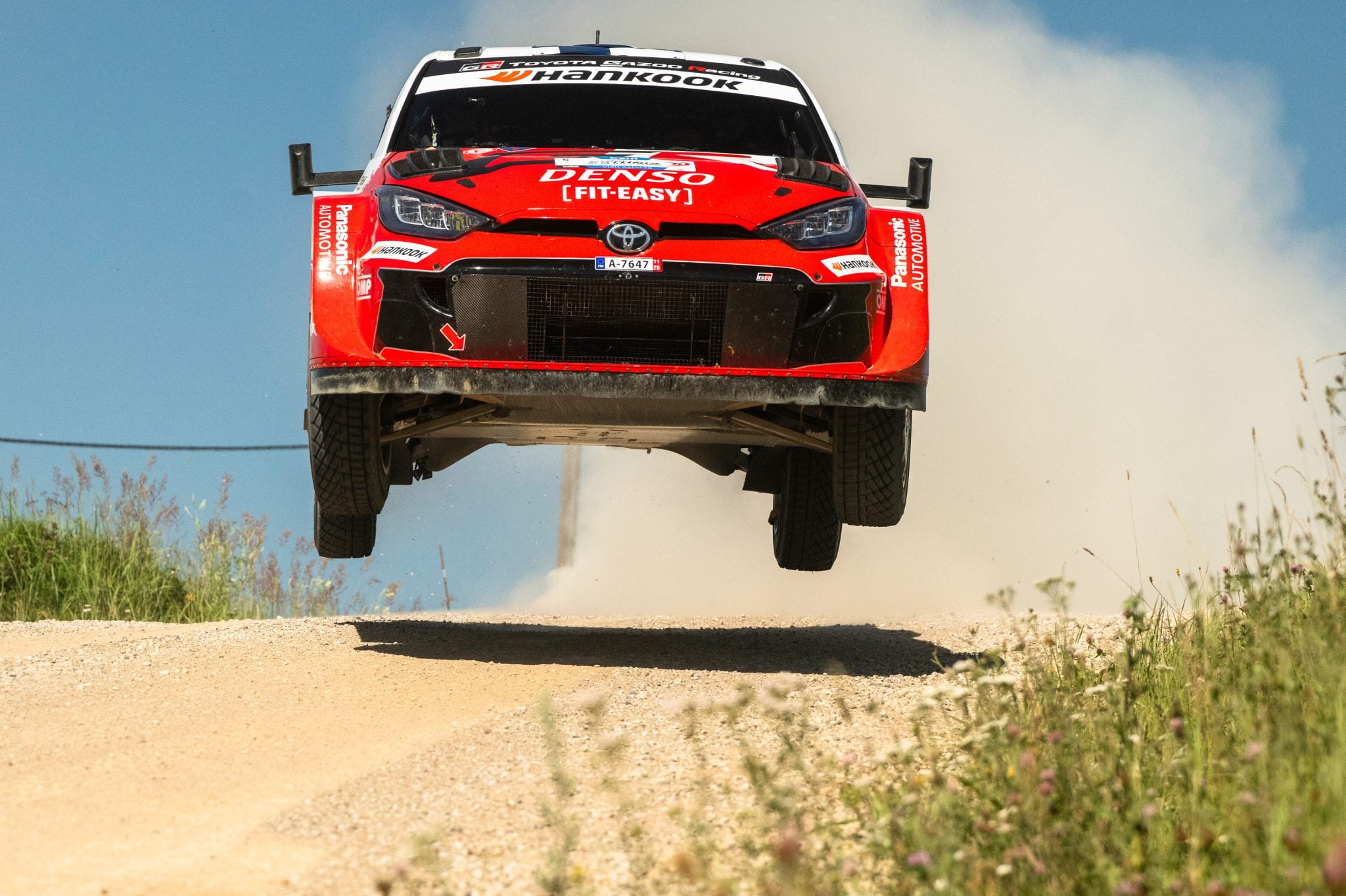 Lire la suite à propos de l’article Rallye d&rsquo;Estonie 2026 : Pajari résiste à Solberg, Fourmaux et Neuville à 1,9 s pour le podium
