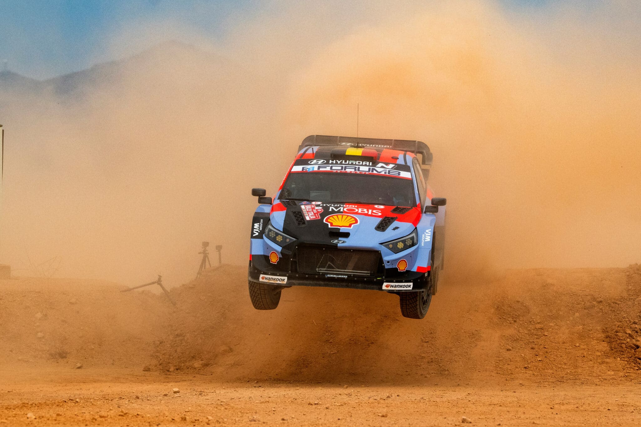 Lire la suite à propos de l’article Rallye de Sardaigne 2026 : Neuville devance Fourmaux de 0,4 s